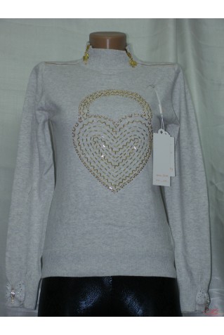 Теплый женский гольф с сердцем